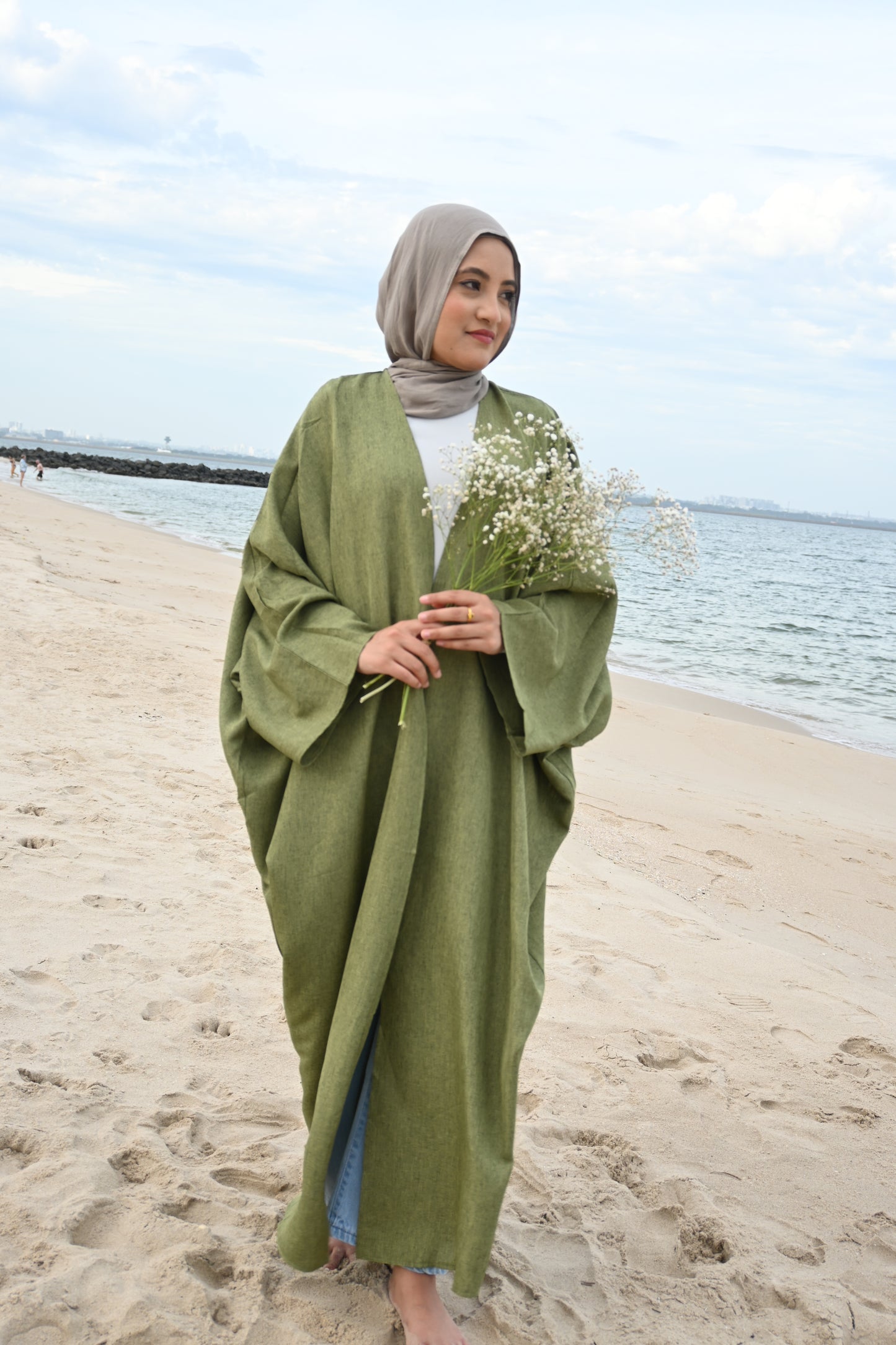 Marwa Open Linen Abaya