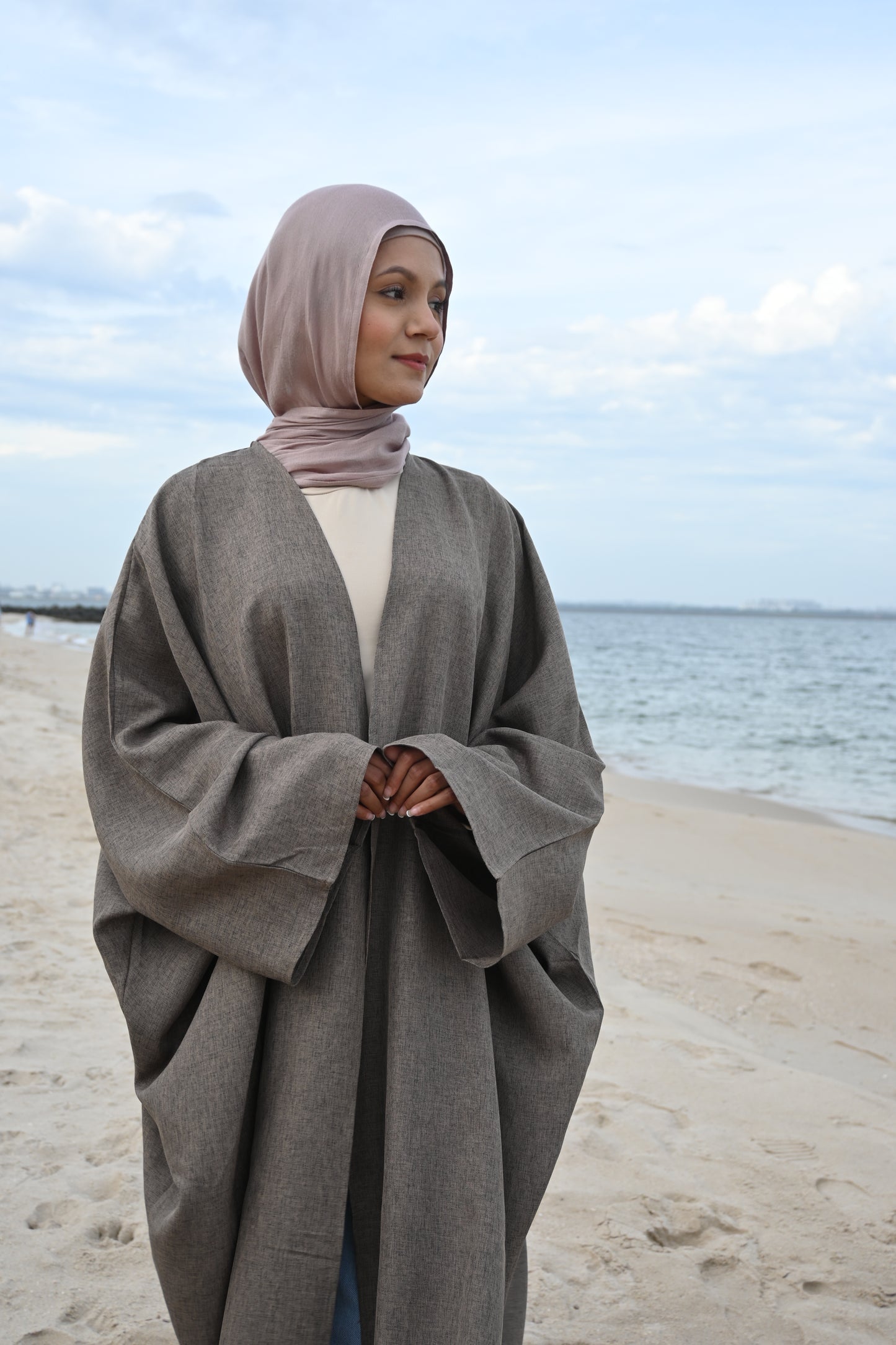 Marwa Open Linen Abaya