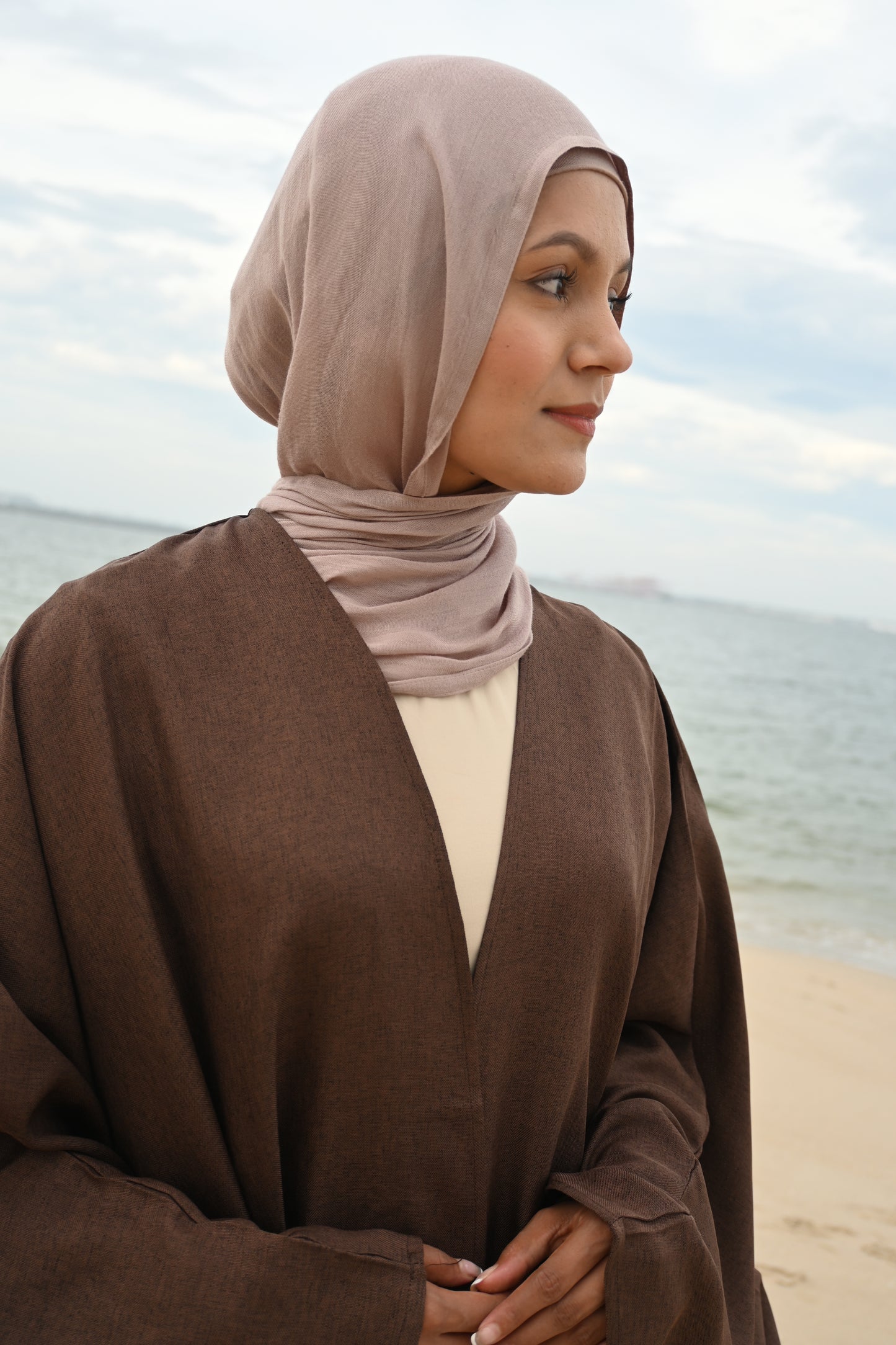 Marwa Open Linen Abaya